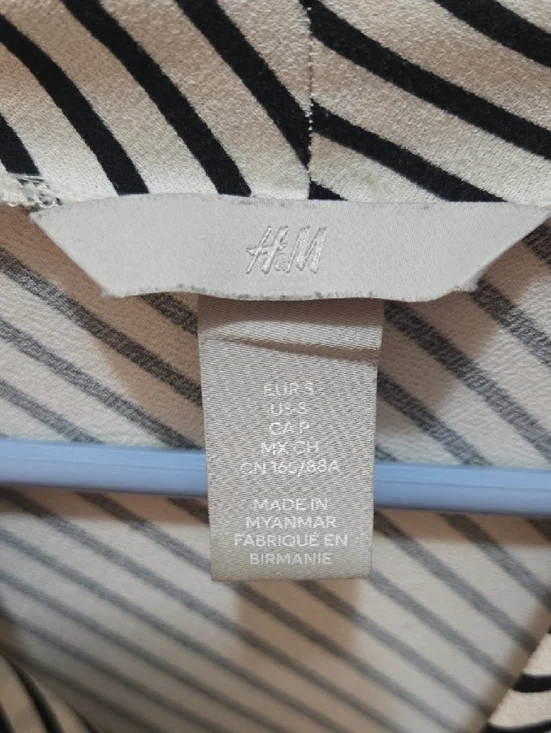 H&M Black & White Striped V-Neck Short Sleeve Top - Picture 2 of 6